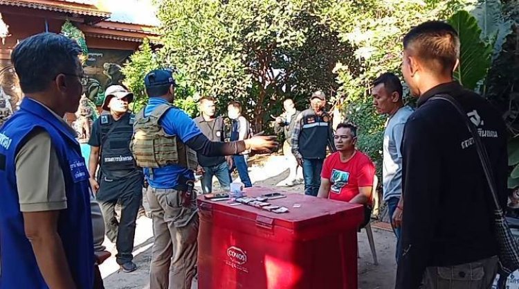 ตำรวจลานสักบุกรวบหนุ่มใหญ่ค้ายาเสพติด-เสพยาบ้าบวกไอซ์อ้างรักษาโรคได้