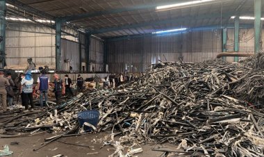 ทลายรง.รีไซเคิลเถื่อนนายทุนจีน ผงะพบสายไฟเก่ากว่า 4 พันตัน