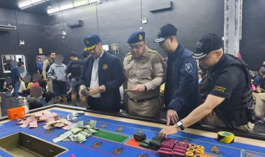 ฝ่ายบกครองบุกทลาย "บ่อนใหญ่"นครนายก รวบนักพนันนับ 100 ผู้เสียงวัยเพียบ