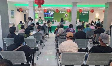 ชาวโคราชหวั่นแก๊งคอลเซ็นเตอร์หลอก พาพ่อแม่ทำธุรกรรมที่แบงค์โดยตรง