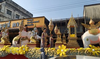 สาวงามไทเลยร่วมใจสวมผ้าไทย อนุรักษ์ท้องถิ่น “งานดอกฝ้ายบาน” เมืองเลย