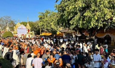 สายสัมพันธ์พี่น้องสองฝั่งโขง ร่วมแต่งไทยตักบาตรทำบุญ “มาฆบูชา”