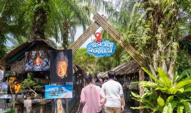 เดินเล่นชิลชิล เลือกซื้อของกินบ้านๆ หรอยทุกเมนูที่ “หลาดลองแล” จ.พังงา