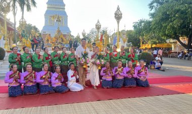 ตระกาลวัฒนธรรมท้องถิ่น  “ครูจันทะสิน” นำทีมนางรำฟ้อน ปิดงานหน้าพระธาตุพนม