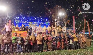 ผู้ว่าฯศรีสะเกษ "เส็งกลอง"เปิดงาน "พริก หอมแดง กระเทียม และของดีอำเภอกันทรารมย์ ดังลั่นสนั่นทั่วงานที่สุดอลังการ