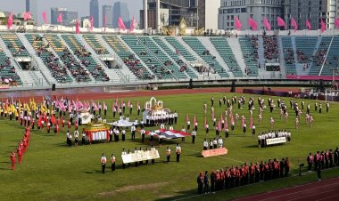 พลังคนรุ่นใหม่ งานบอลประเพณีธรรมศาสตร์-จุฬาฯล้อการเมือง บทสะท้อนสังคมยุคใหม่
