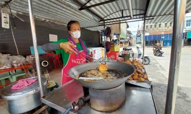 น้ำมันปาล์มแพง!แม่ค้าไก่ทอด-กล้วยทอด กัดฟันขายราคาเดิมหวั่นลูกค้าหาย