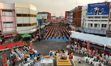 ผู้ว่าฯศรีสะเกษนำปชช.เจริญพระพุทธมนต์เย็น เนื่องในงานบวงสรวงและสมโภชรูปหล่อพระนางศรีสระเกศ
