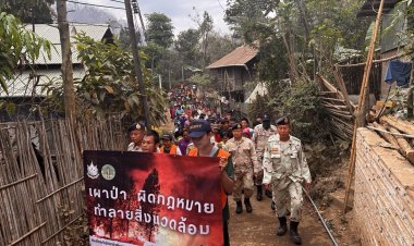 นอภ.ท่าสองยางนำเยาวชน-ปชช.รณรงค์หยุดเผาป่าหยุดยั้งหมอกควันพิษ