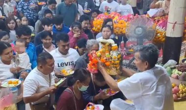 คอหวยแห่ส่องเลขขันน้ำมนต์ หลวงพ่อปลั่งหวังเสี่ยงดวงงวด 1 มี.ค.