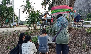 คอหวยแห่ขอเลขเด็กเจ้าแม่นางไม้พวงทองหลังงวดก่อนถูกกันอื้อ