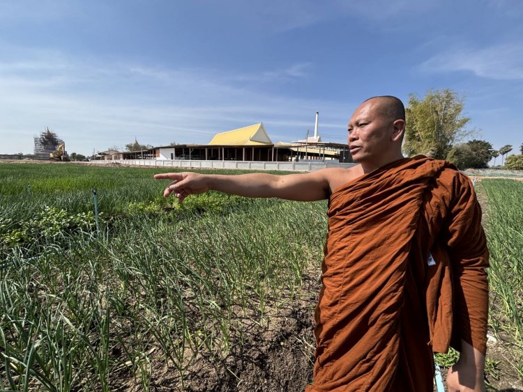 "คุณพระทำ"นำชาวบ้านพลิกผืนดินวัด ปลูกผัก เลี้ยงสัตว์ สร้างาน สร้างรายได้