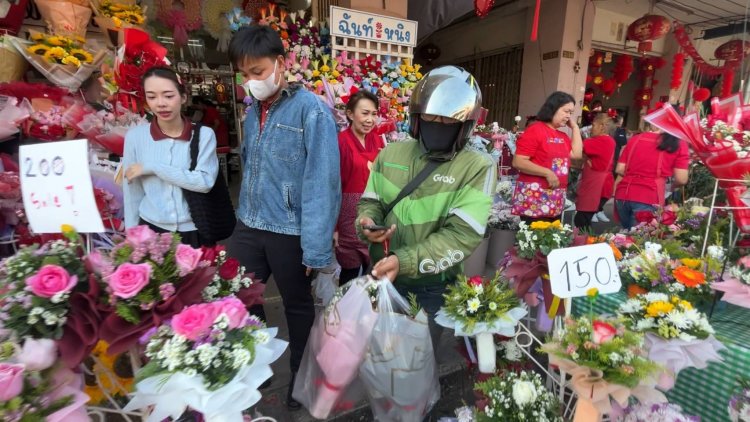 ควันหลงวาเลนไทน์ขอนแก่นช่อกุหลาบแพงสุดทะลุกว่า 2 พันบาท