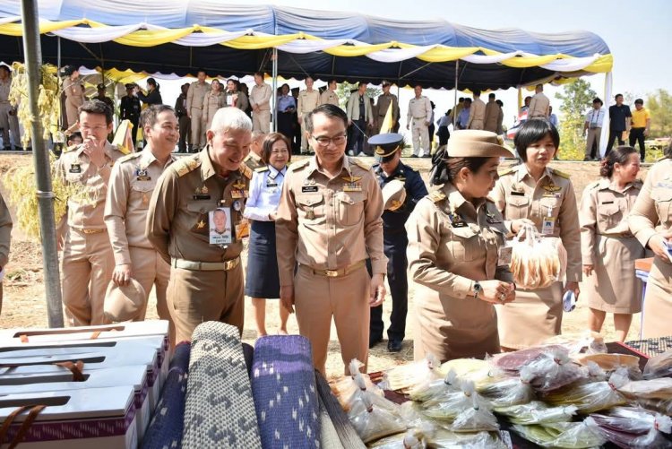 องคมนตรีลงพื้นที่ติดตามและขับเคลื่อนโครงการฯพระราชดําริที่อำนาจเจริญ