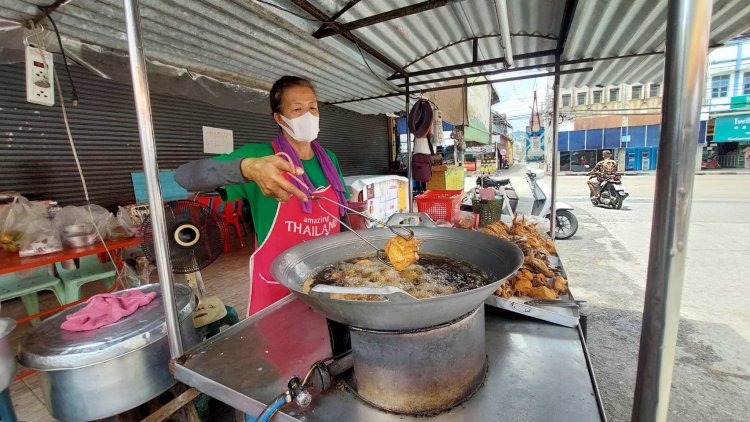 น้ำมันปาล์มแพง!แม่ค้าไก่ทอด-กล้วยทอด กัดฟันขายราคาเดิมหวั่นลูกค้าหาย