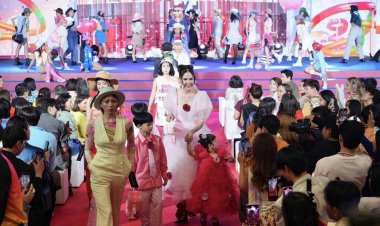 "ชมพู่-อารยา” พร้อมครอบครัว “น้องสายฟ้า-พายุ-แอบิเกล”เดินแฟชั่นบรอดเวย์สุดแฟนตาซีรับซัมเมอร์ 2025