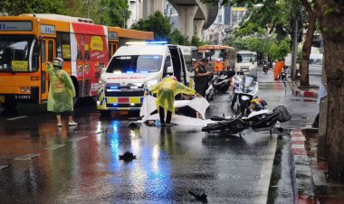 กทม.ฝนตกถนนลื่น หนุ่มขี่จยย.เสียหลักล้มถูกรถเมล์ตามหลังทับดับ