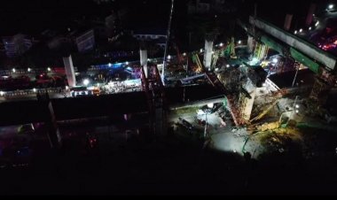 คานสะพานก่อสร้างถนนพระราม 2 พังถล่ม เบื้องต้นดับ 4 เร่งค้นหาผู้สูญหาย