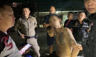 หนุ่ม 26 ปี หลอนยาคลั่ง ไล่ฟันคนแก่เด็ก ดับ 1 สาหัส 1 ตร.ลากคอเข้าคุก