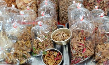 “ดรุณีอาหารทะเลแห้ง”บุกงานโอทอปเมืองเลย รับศก.แย่คนกำลังซื้อหด