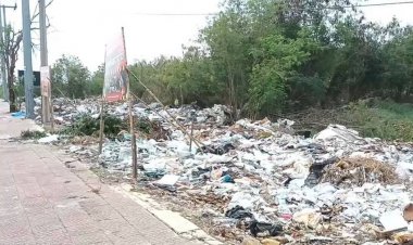 สุดทน!ขึ้นป้ายสาบแช่งคนมักง่ายนำขยะมาทิ้งส่งกลิ่นเหม็นโฉ่