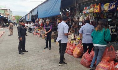 สธ.ยึดสินค้าตลาดอินโดจีนมุกดาหารไม่มีเครื่องหมายอย.-ขนมหมดอายุ