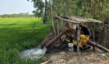 กรมชลฯ ลุยฝ่าวิกฤติแล้ง เร่งติดตั้งเครื่องสูบน้ำช่วยผู้ประสบภัยแล้ง