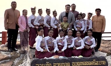 "สิริพงศ์"เปิดงาน Sisaket One Team"จับมือไว้ แล้วไปด้วยกัน" "เรียนดี มีความสุข"