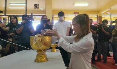 แห่รดน้ำศพ "คุณแม่สีดา พัวพิมล" นักแสดงรุ่นใหญ่เสียชีวิตในวัย 70ปี