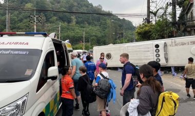 บัสทัวร์นักท่องเที่ยวรัสเซียพลิกคว่ำกลางเมืองภูเก็ต 38 ชีวิตหนีตายระทึก