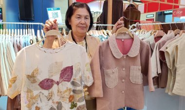 “จรัสแสง”ขายไอเดีย สร้างจุดต่างตลาดเสื้อผ้าทอมือ ขึ้นชั้นโอทอป 5 ดาวของดีร้อยเอ็ด