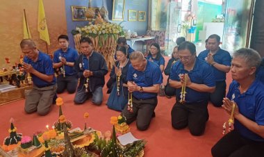 ออกศึก...."นายกฝอ”ถือฤกษ์ชัยชนะนำทีม“กลุ่มพัฒนานครแม่สอด” ไหว้สักการะสิ่งศักดิ์สิทธิ์ คู่บ้าน คู่เมืองแม่สอด