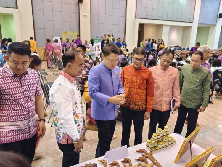 กระบี่จัดมหกรรมการออม 51 ปี ทุนชุมชนขับเคลื่อนเศรษฐกิจฐานราก