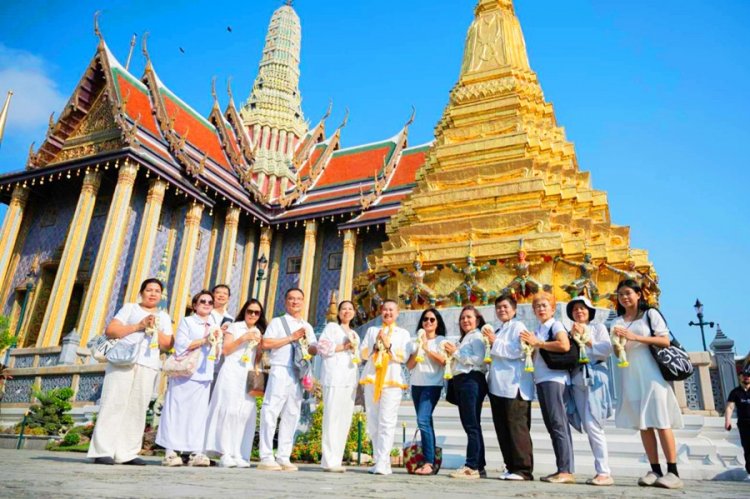 ซินแสฮวงจุ้ยดังจัดทริปบุญไหว้พระเสริมดวงแบบ Exclusive