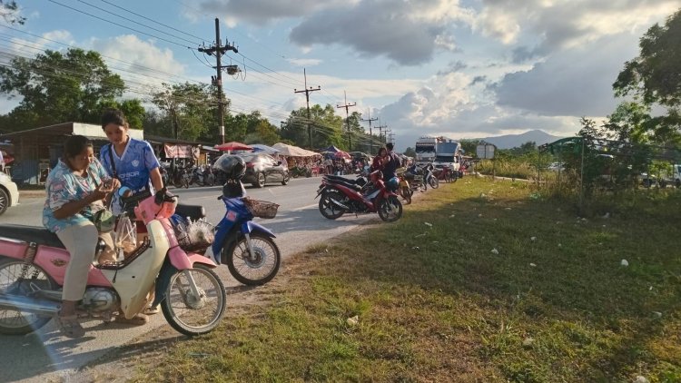 "ตลาดนัดท้องถิ่น"เมืองลุง กระตุ้นศก.รากหญ้า เงินสะพัด 5 แสน/วัน