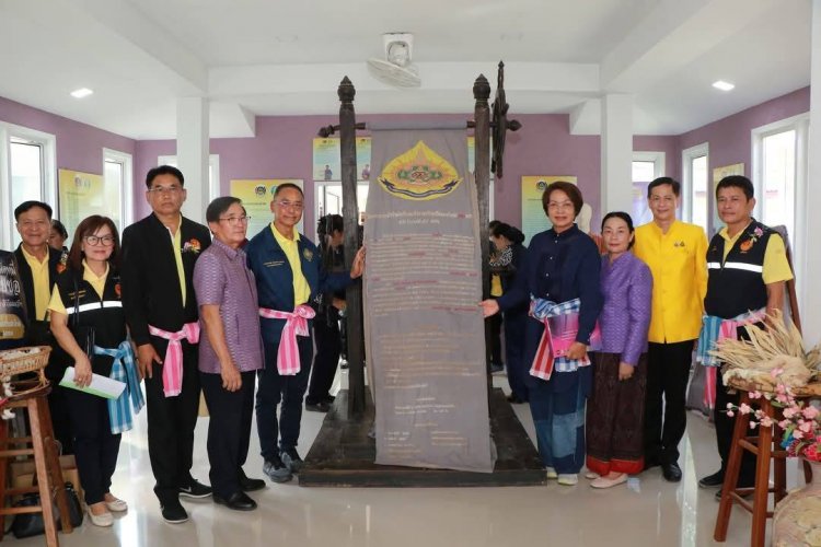 คณะวุฒิสภาลงพื้นที่อำนาจเจริญหนุนดูแลผู้สูงอายุ-พัฒนาสินค้าผ้าทอลายขิต