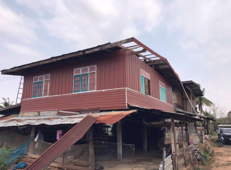 พายุฤดูร้อนถล่ม 5 หมู่บ้านบุรีรัมย์ เสียหายกว่า 30 หลัง-เร่งช่วยเหลือผู้ประสบภัย