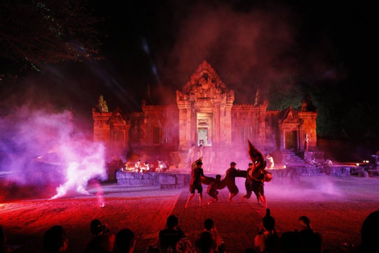 อลังการ“งานประเพณีท่องเที่ยวปราสาทเมืองต่ำ ตามรอยอารยธรรมขอม”เมืองบุรีรัมย์