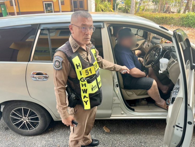 ตำรวจสกับจับแก๊งขนชาวจีน 11 คน ซุกรถ 2 คัน เตรียมส่งเข้าเชียงใหม่