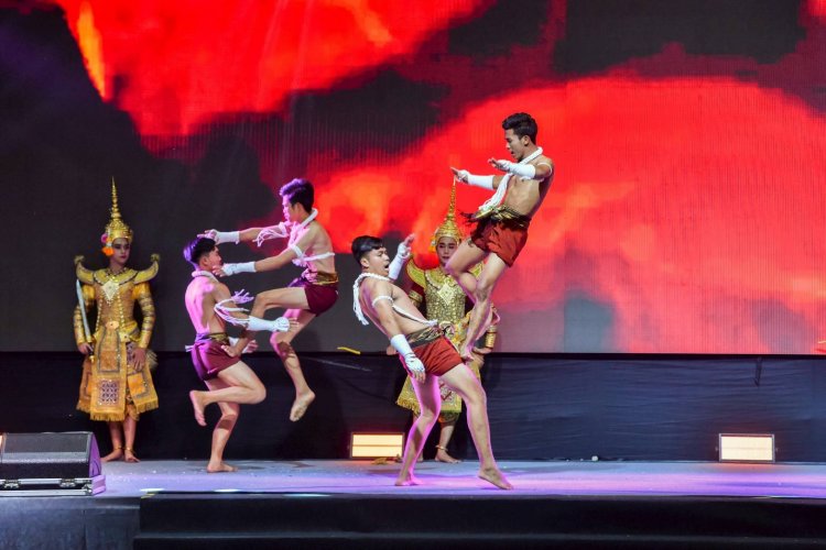 สุดยิ่งใหญ่ รมว.ท่องเที่ยวเปิดงาน "เทศกาลเที่ยวเมืองไทย" คาดผู้ชม 1.3 แสนคน