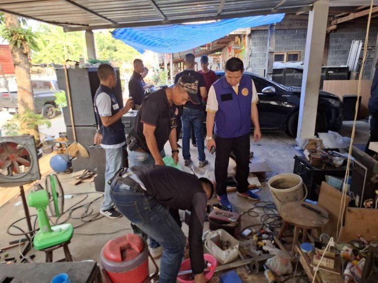 ขุนหาญบุกทลายแหล่งผลิต-ขายปืนเถื่อนยึดของกลางเพียบ
