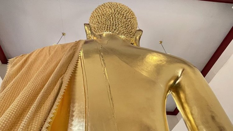 แผ่นดินไหว"หลวงพ่อทอง" พระประธานวัดดังชัยนาท อายุเกือบ 700 ปี แตกร้าวเป็นทางยาว