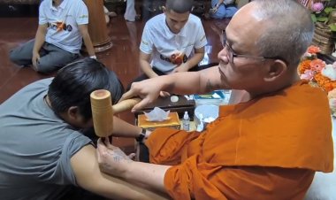 แห่ตอกตะกรุดทองคำเกจิดังเมืองปทุมฯ "หลวงพ่ออ๊อด วัดสายไหม”เสริมโชคหนุนดวงวันเสาร์ 5