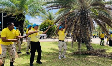 ผู้ว่าฯ นราธิวาส นำจิตอาสา ร่วมกิจกรรมจิตอาสาบำเพ็ญสาธารณประโยชน์