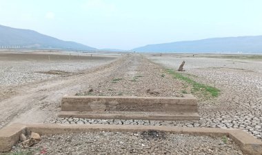 เขื่อนลำตะคองวิกฤตหนัก น้ำแห้งขอด คันทางรางรถไฟสมัยร. 5 โผล่ยาวกว่า10 กิโลเมตร