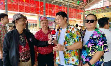 สมาคมนักร้องลูกทุ่งแห่งประเทศไทย จัดพิธีไหว้ครูบูชาอาจารย์ รดน้ำดำหัว เนื่องในวันสงกรานต์ ปี '68