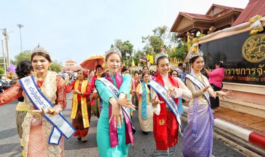 คึกคักส่งข้าวแช่พ่อเมืองปทุมธานีเทศกาลสงกรานต์