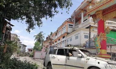 ชายแดนเดือด! สู้รบกลับมาปะทุอีกครั้ง ทหารพม่า ส่งบินรบ YAK-130 โต้ฝ่ายต้าน พระ-ปชช.เจ็บ เสียชีวิตเพียบ