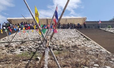 บึงกาฬจัดใหญ่ประเพณีแห่น้ำจั้นทิพย์-ขอขมาคารวะสรงน้ำ”หลวงพ่อพระใหญ่”ปิดท้ายสงกรานต์