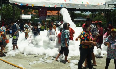 หมู่บ้านพฤกษา 28/1 (ส่วนขยาย) จัดกิจกรรมสงกรานต์เด็กๆเล่นปาร์ตี้โฟมสนุกสนาน